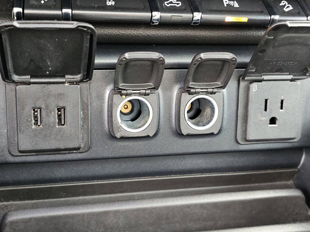 Used 2017 Chevrolet Silverado 1500 LTZ Z71 w/ LTZ Plus Package image 13