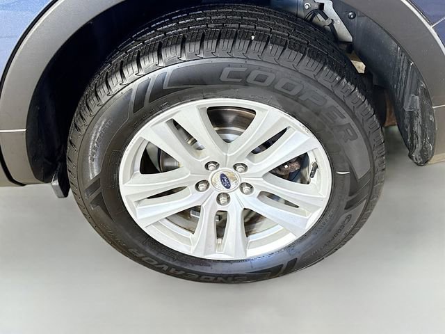 Certified 2019 Ford Explorer XLT w/ Equipment Group 202A image 32