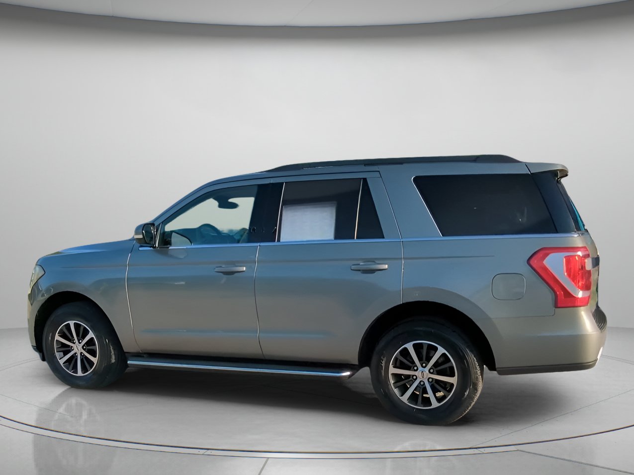 Certified 2019 Ford Expedition XLT w/ Equipment Group 202A RWD image 16