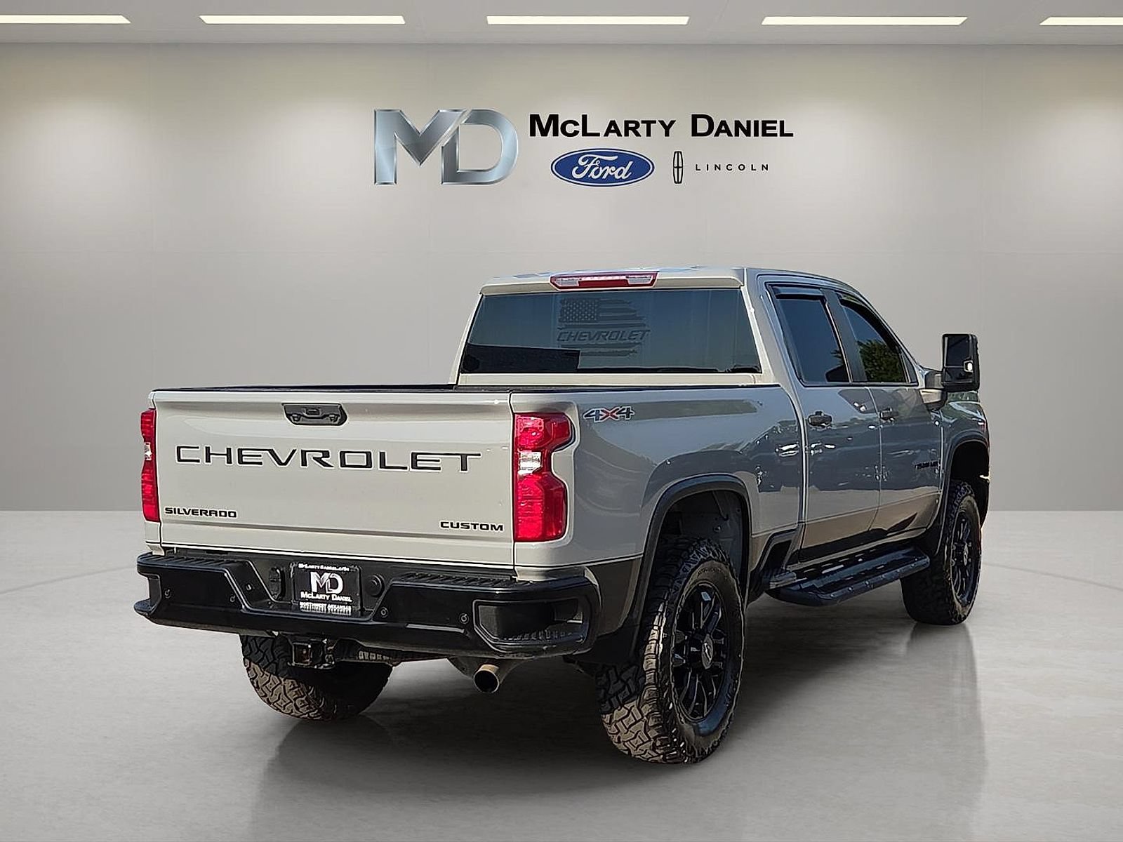 Used 2024 Chevrolet Silverado 2500 Custom w/ Custom Value Package AWD/4WD image 5