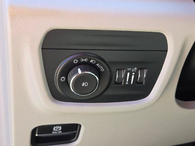 Used 2021 Jeep Grand Cherokee L Overland w/ Luxury Tech Group IV AWD/4WD image 28