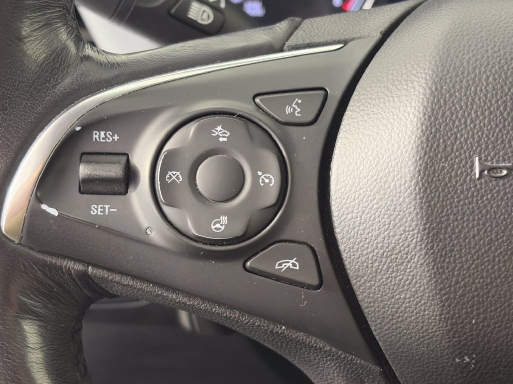 Used 2021 Buick Enclave Premium w/ Sun and Sites Package FWD image 17