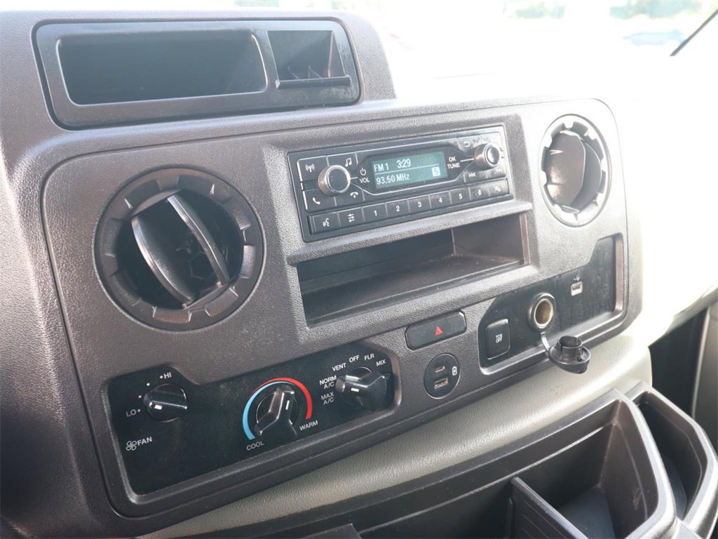 Certified 2022 Ford E-450 and Econoline 450 Super Duty w/ Power Windows & Locks Group image 19
