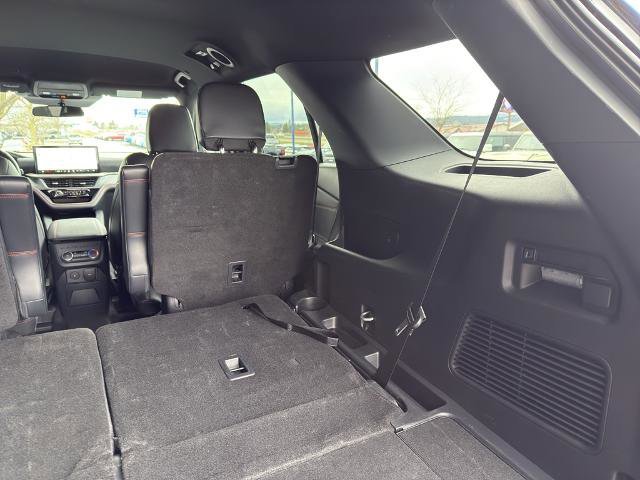Certified 2025 Ford Explorer ST-Line image 8