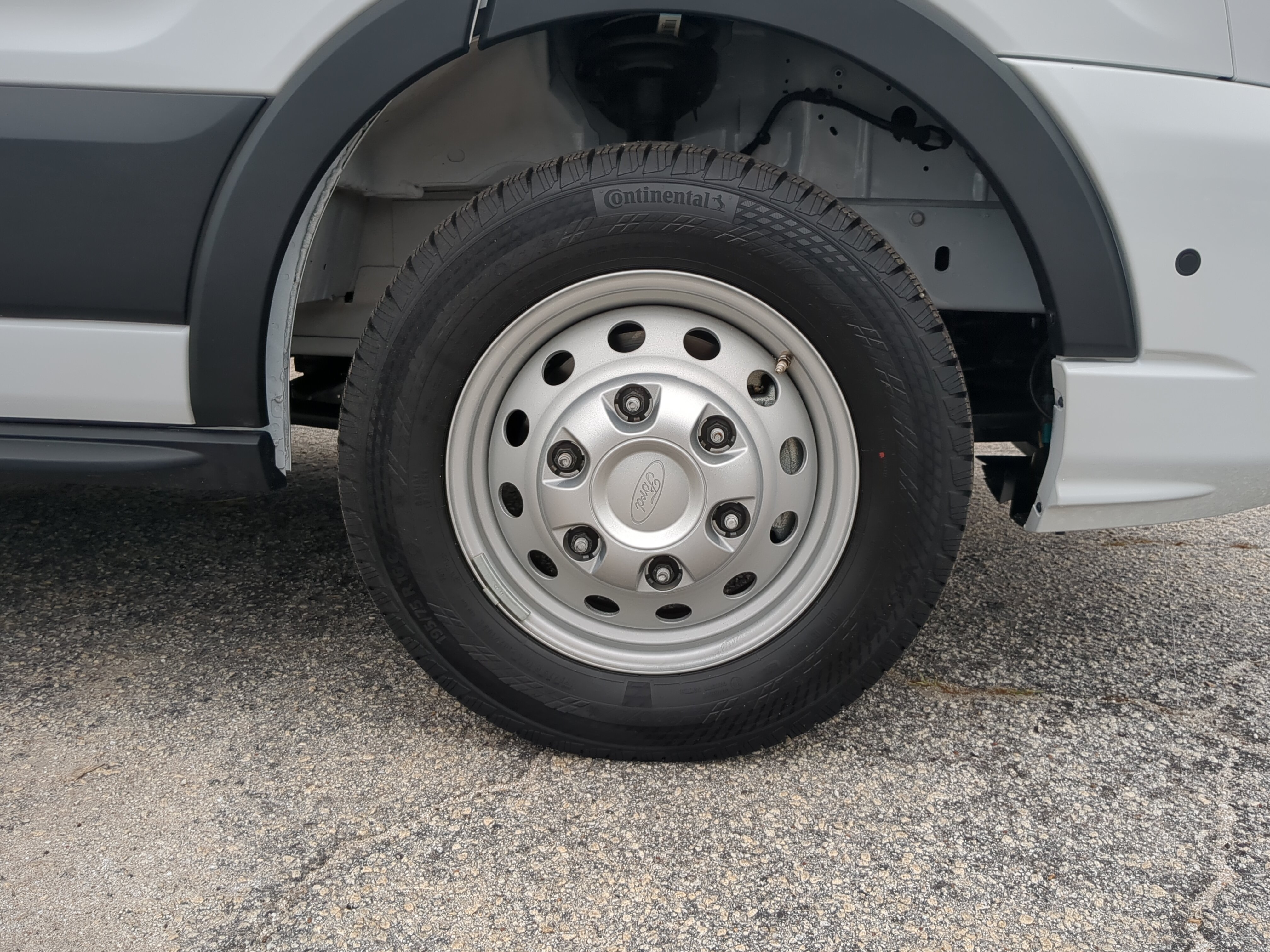 Certified 2025 Ford Transit 350 XLT RWD image 9