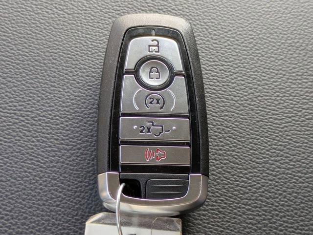 Certified 2026 Ford F250 Lariat w/ Black Appearance Package image 30