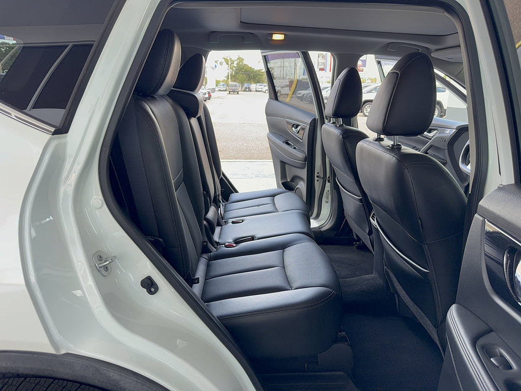 Used 2018 Nissan Rogue SL w/ Premium Package FWD image 14