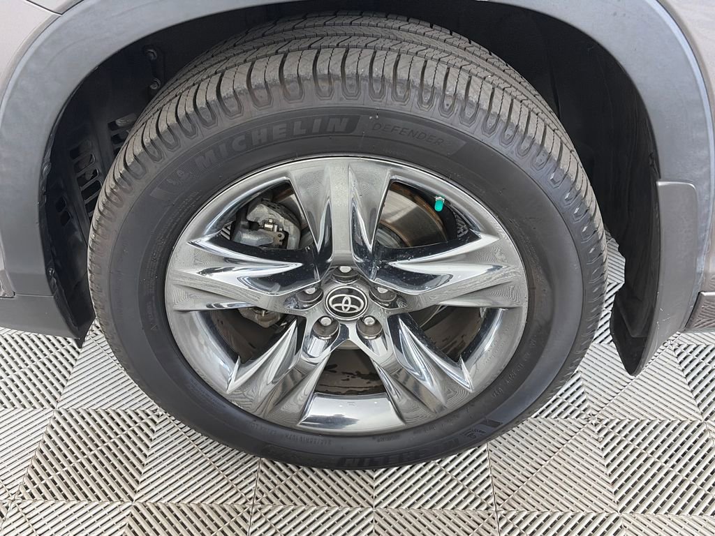 Used 2018 Toyota Highlander Limited Platinum image 8