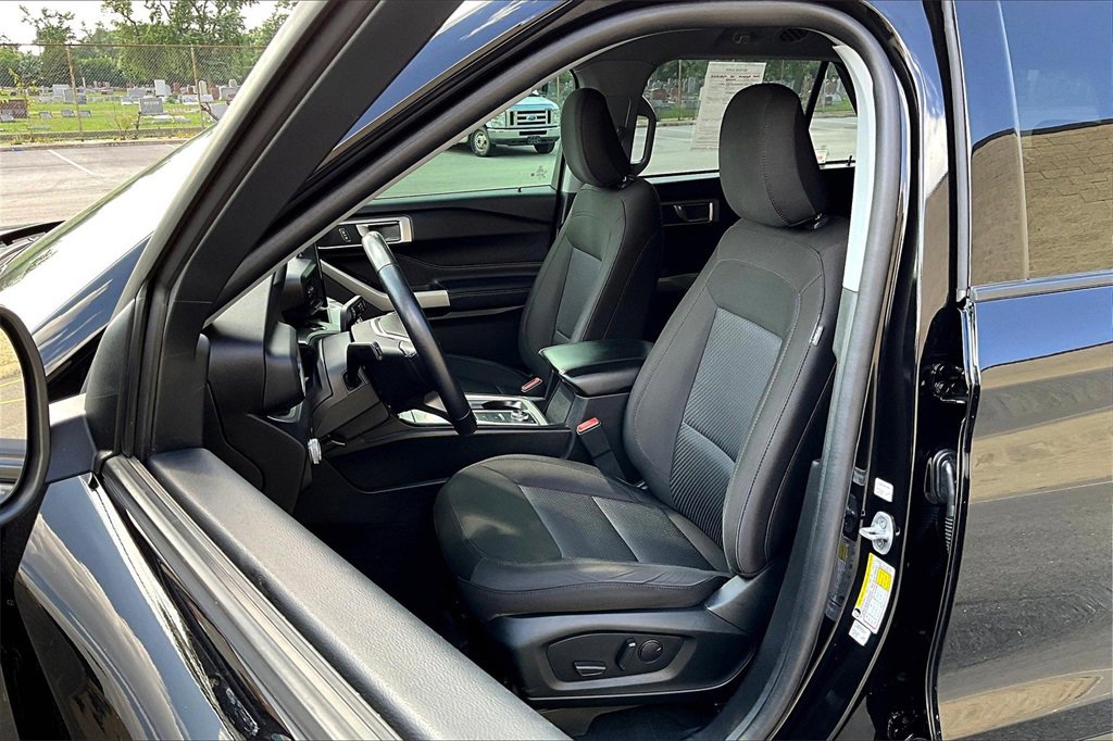 Certified 2022 Ford Explorer XLT w/ Class IV Trailer Tow Package image 23