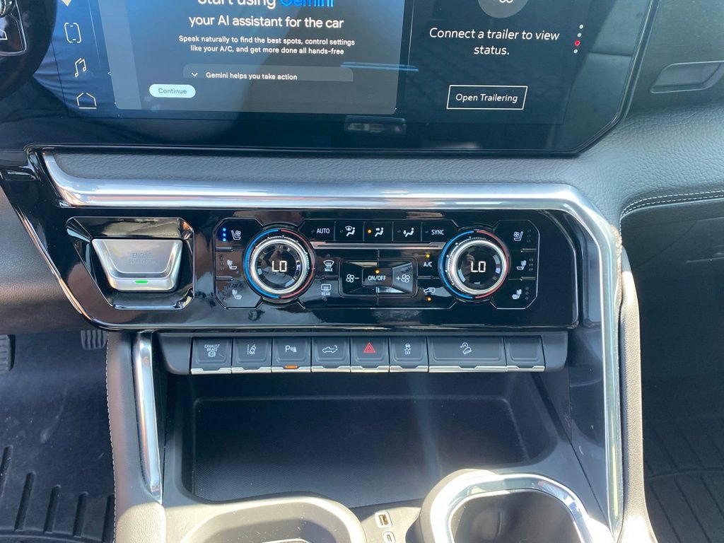 Used 2025 GMC Sierra 2500 Denali w/ Technology Package AWD/4WD image 18
