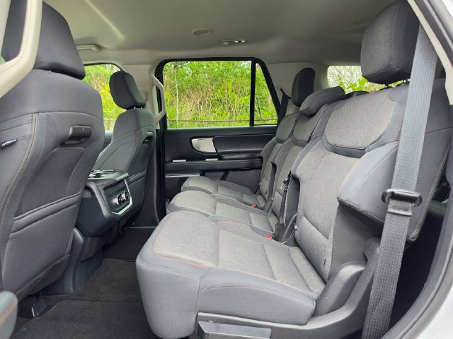 Certified 2025 Ford Expedition Active AWD/4WD image 17