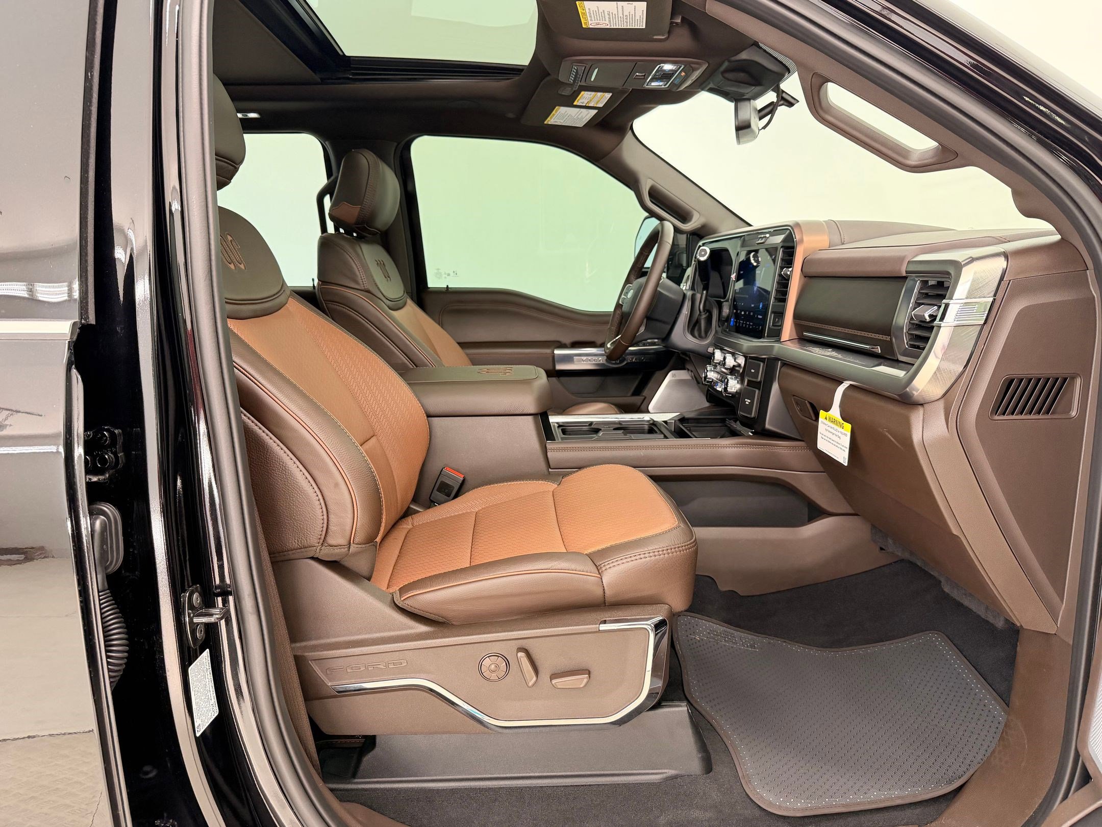 Certified 2025 Ford F350 King Ranch image 29