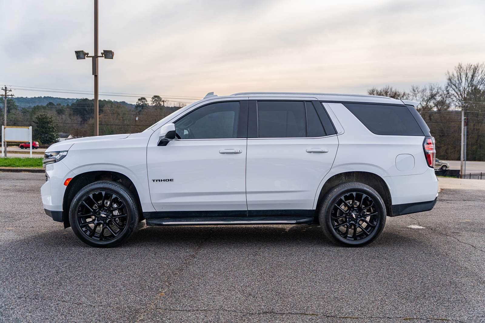 Used 2023 Chevrolet Tahoe LS image 2