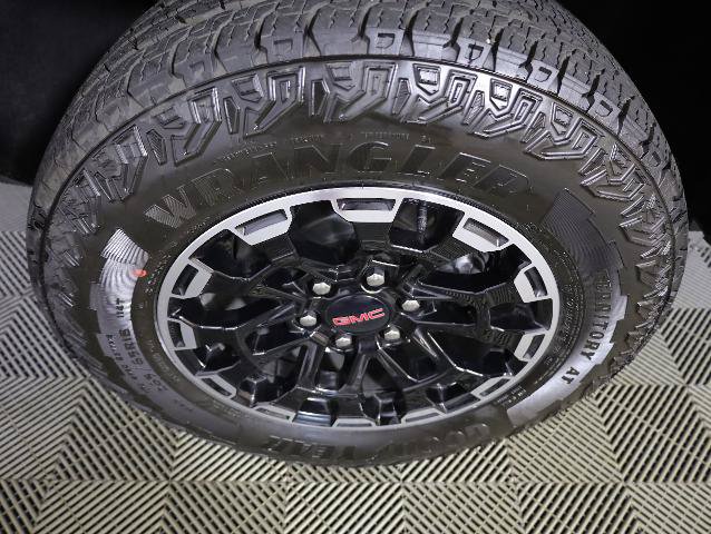 Used 2026 GMC Canyon AT4 w/ Technology Plus Package AWD/4WD image 40