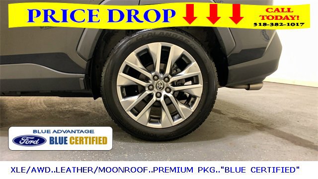 Used 2022 Toyota RAV4 XLE Premium image 24