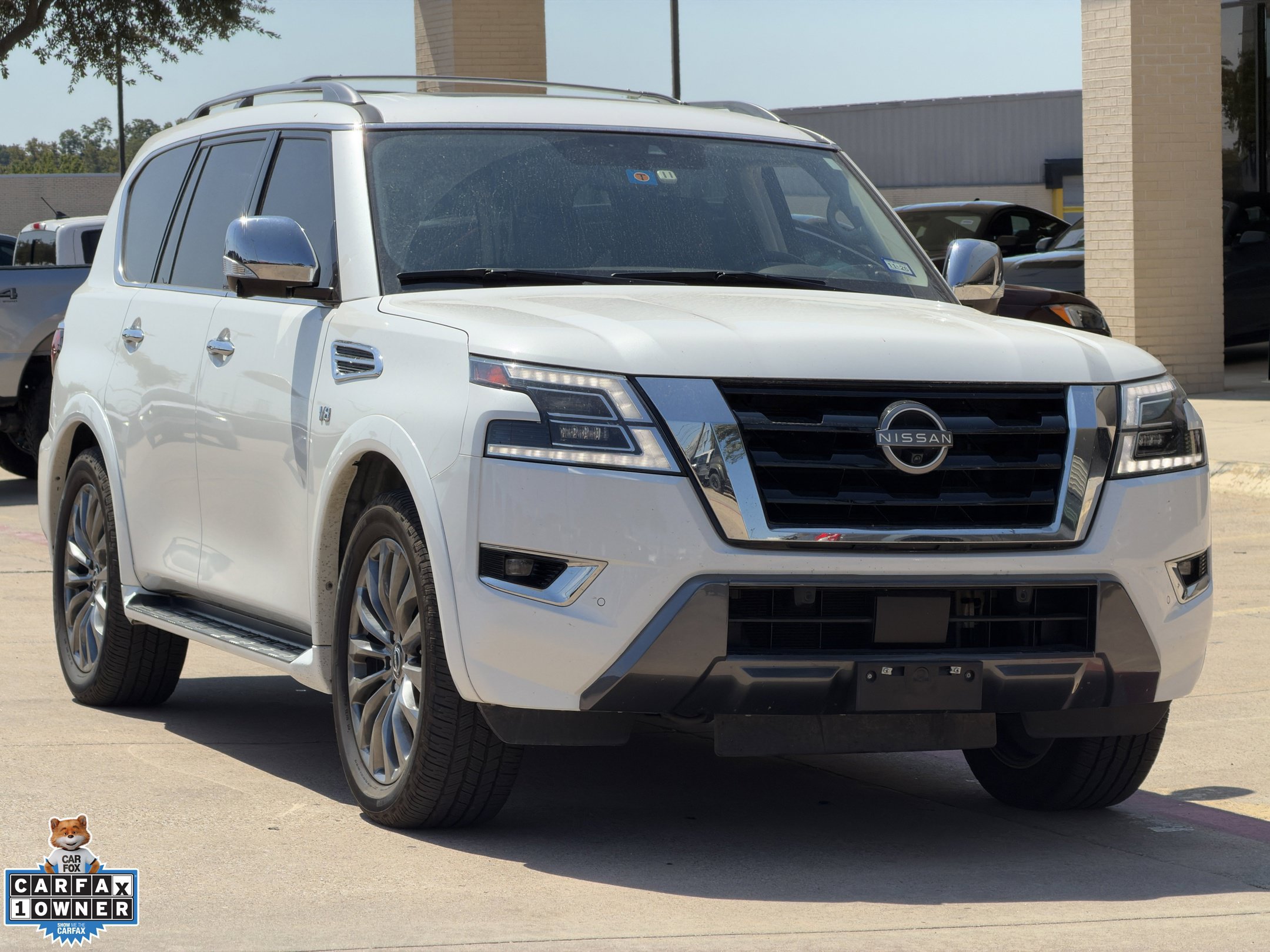 Used 2022 Nissan Armada Platinum w/ Captain's Chairs Package RWD image 2