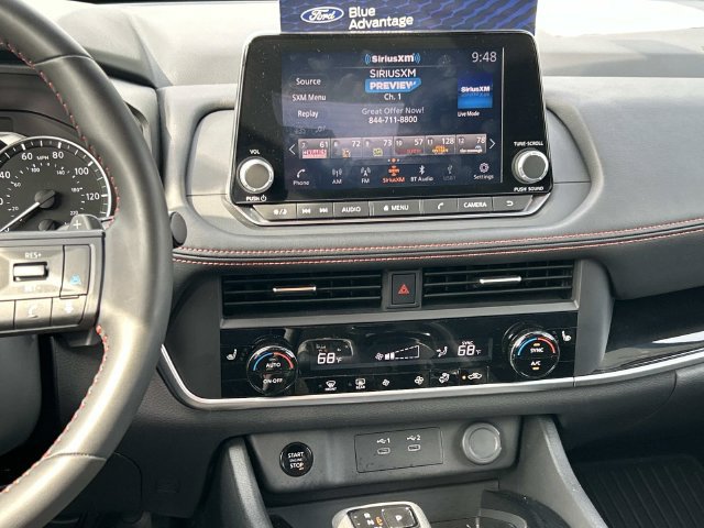 Used 2025 Nissan Rogue SV AWD/4WD image 16