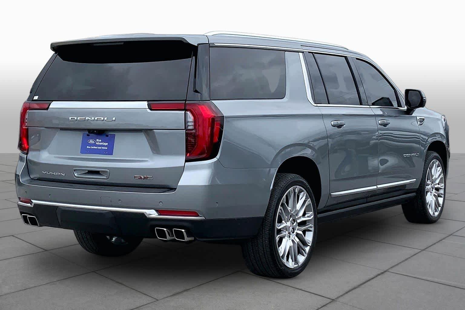 Used 2025 GMC Yukon XL Denali w/ Denali Reserve Package AWD/4WD image 13