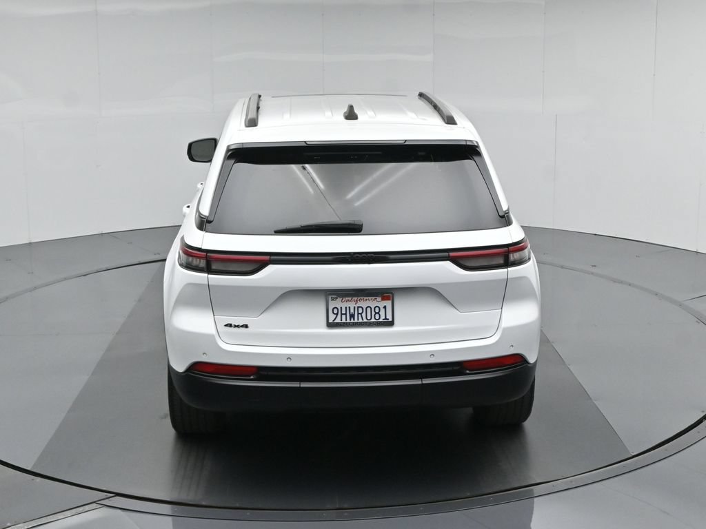 Used 2023 Jeep Grand Cherokee Altitude AWD/4WD image 45