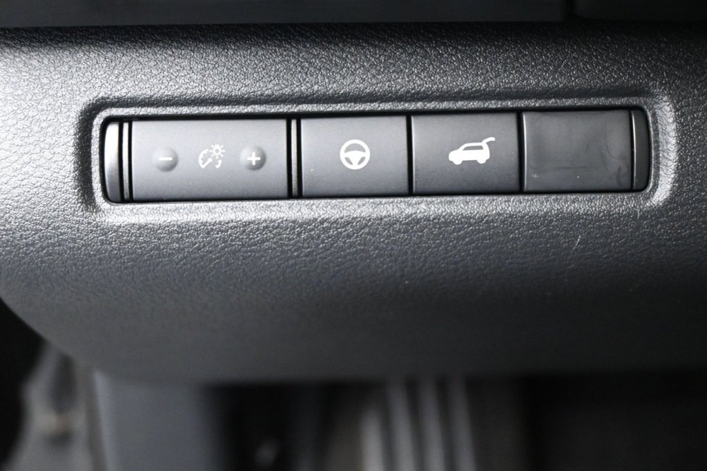 Used 2022 Nissan Pathfinder SL AWD/4WD image 12