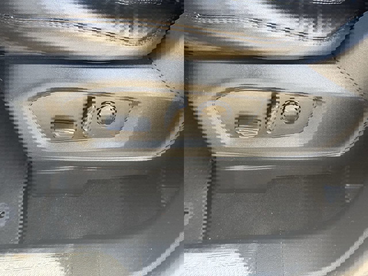 Certified 2021 Ford Explorer XLT w/ Equipment Group 202A image 26