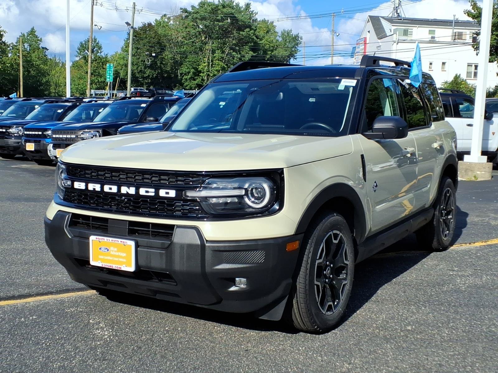 Certified 2025 Ford Bronco Sport Outer Banks AWD/4WD image 4