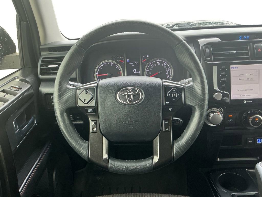 Used 2022 Toyota 4Runner TRD Off-Road AWD/4WD image 18