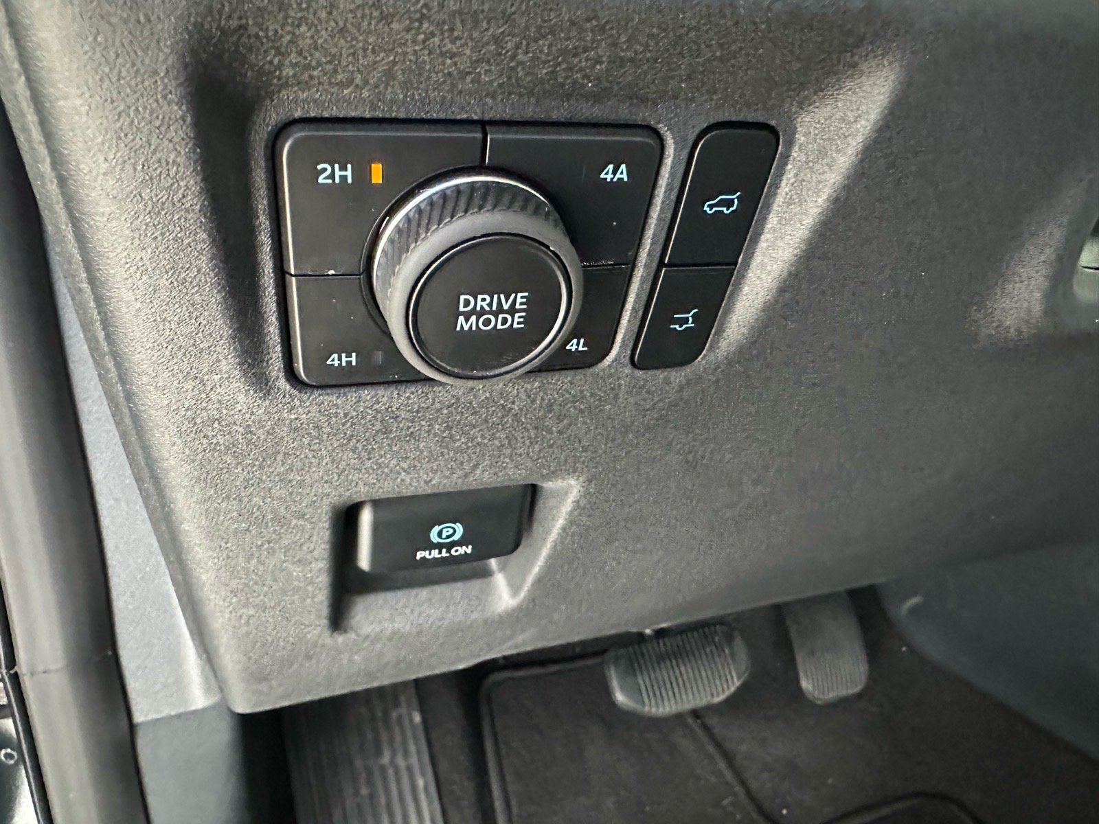 Certified 2025 Ford Expedition Active AWD/4WD image 32