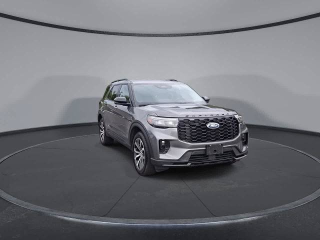 Certified 2025 Ford Explorer ST-Line AWD/4WD image 2