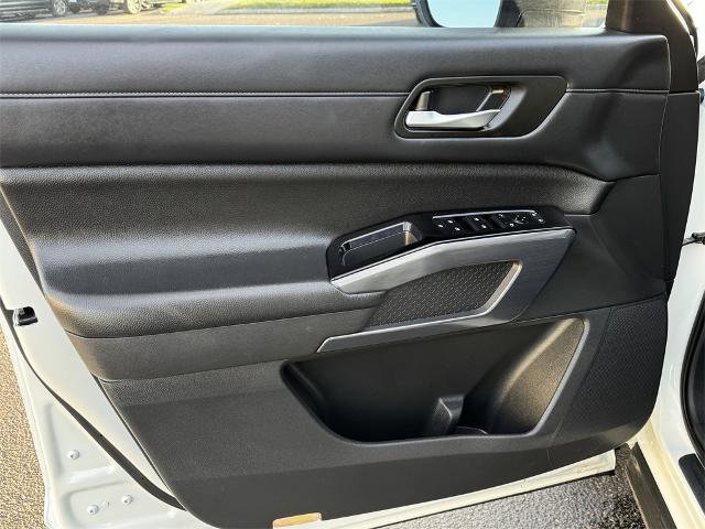 Used 2022 Nissan Pathfinder SL image 13