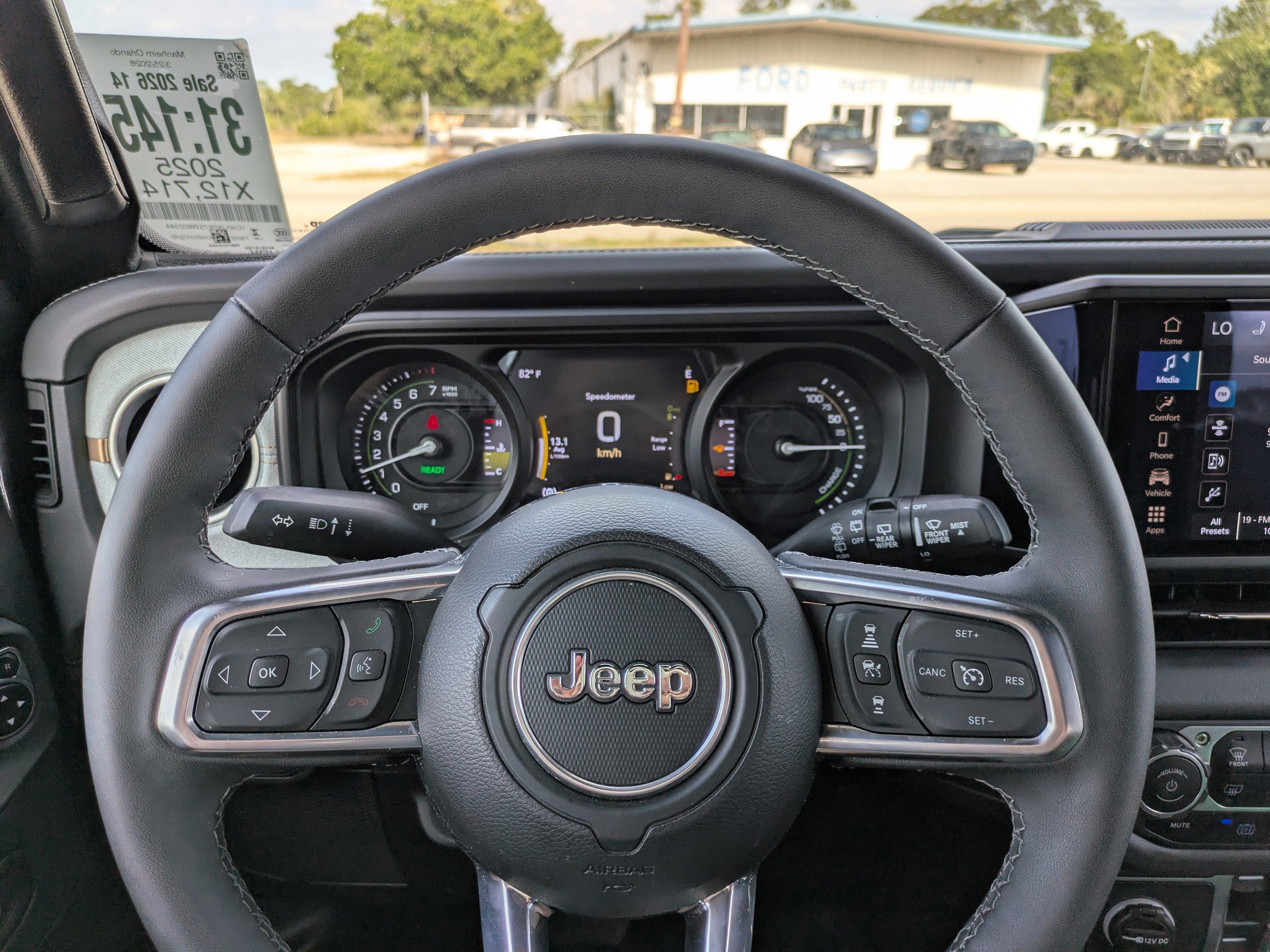 Used 2025 Jeep Wrangler Unlimited Sahara w/ Safety Group AWD/4WD image 21