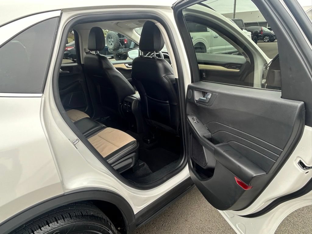 Certified 2022 Ford Escape Titanium w/ Titanium Elite Package AWD/4WD image 31