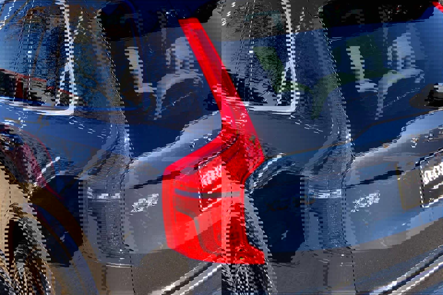 Used 2022 Volvo XC90 T6 Momentum w/ Advanced Package image 29