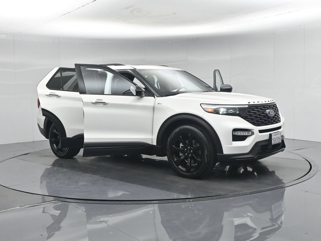 Certified 2023 Ford Explorer ST-Line w/ Class IV Trailer Tow Package RWD image 35