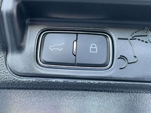 Certified 2022 Ford Explorer Platinum w/ Equipment Group 601A image 11