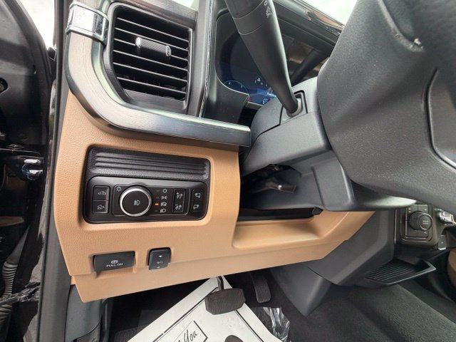 Certified 2025 Ford F450 Lariat w/ FX4 Off-Road Package AWD/4WD image 18