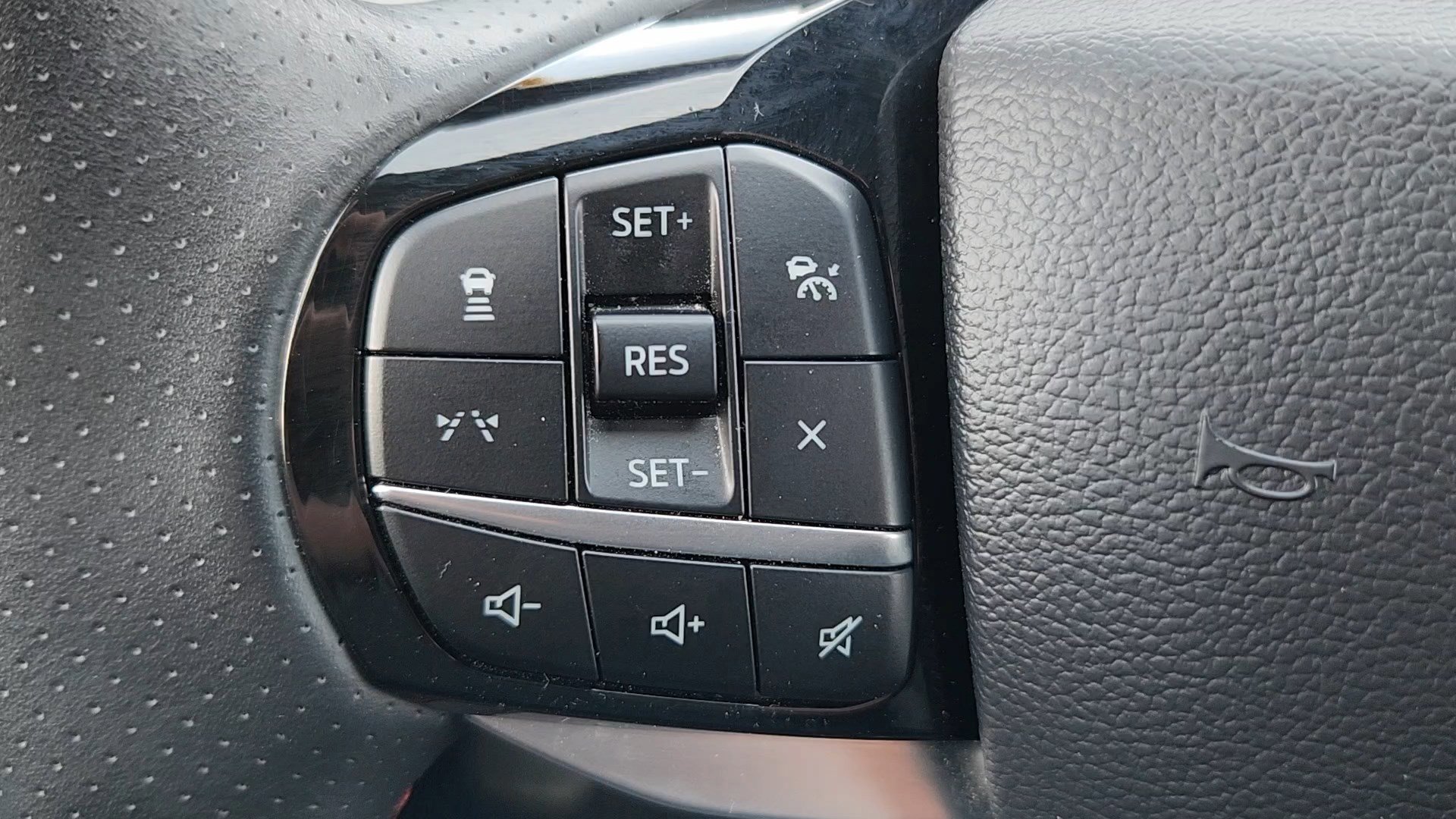 Certified 2025 Ford Explorer ST-Line image 12