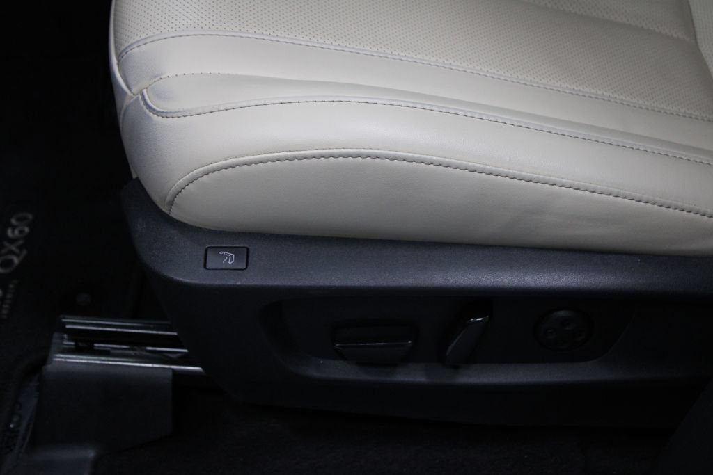 Used 2025 INFINITI QX60 Sensory AWD/4WD image 24