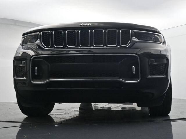 Used 2025 Jeep Grand Cherokee L Overland w/ Luxury Tech Group IV AWD/4WD image 35
