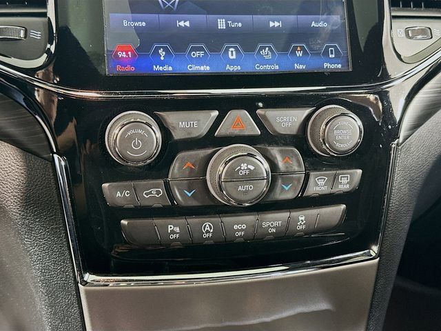 Used 2019 Jeep Grand Cherokee Altitude image 22