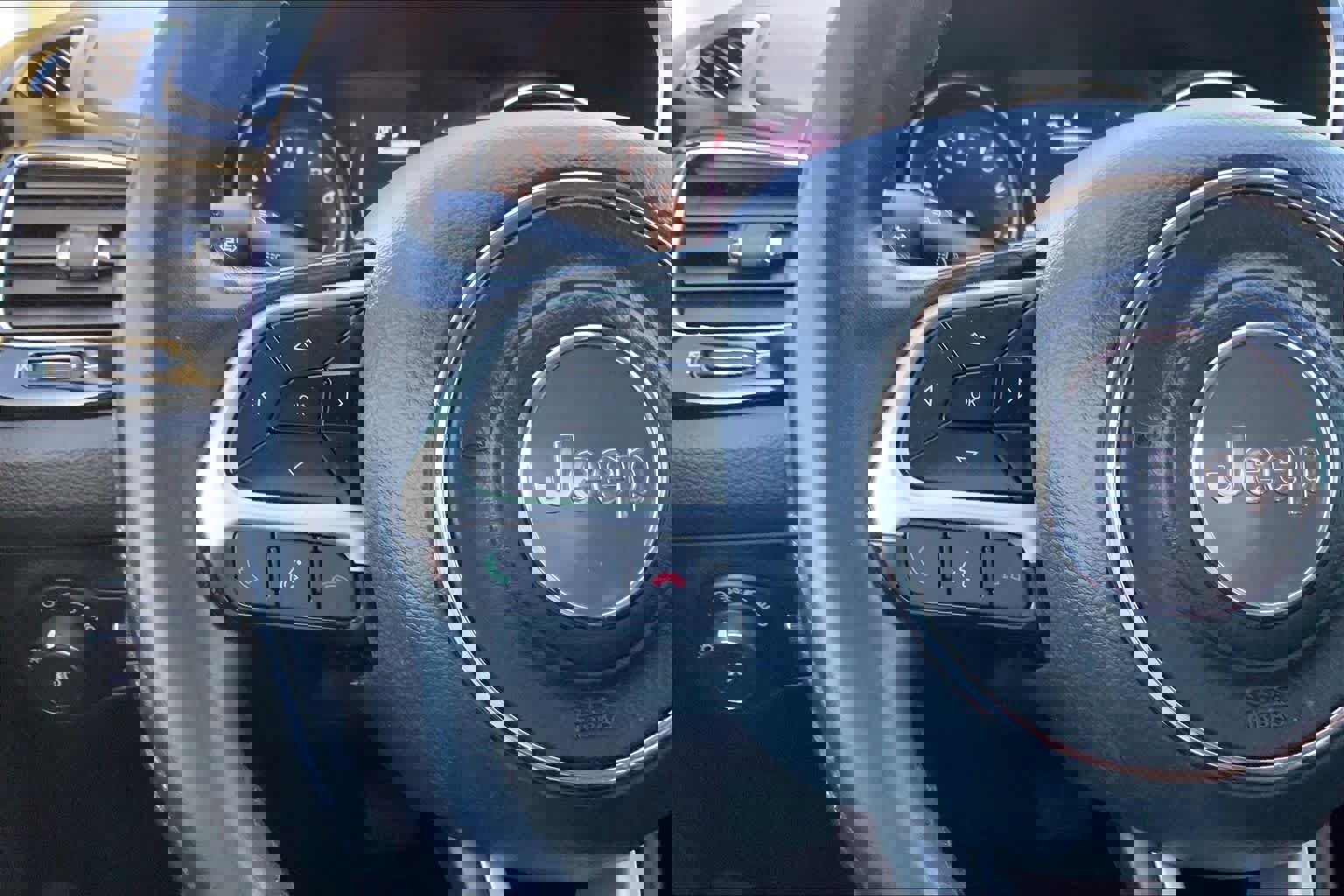 Used 2018 Jeep Compass Altitude image 21