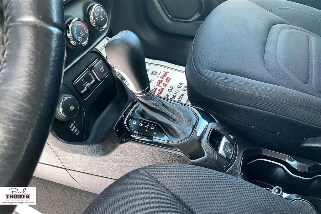Used 2017 Jeep Renegade Altitude image 14