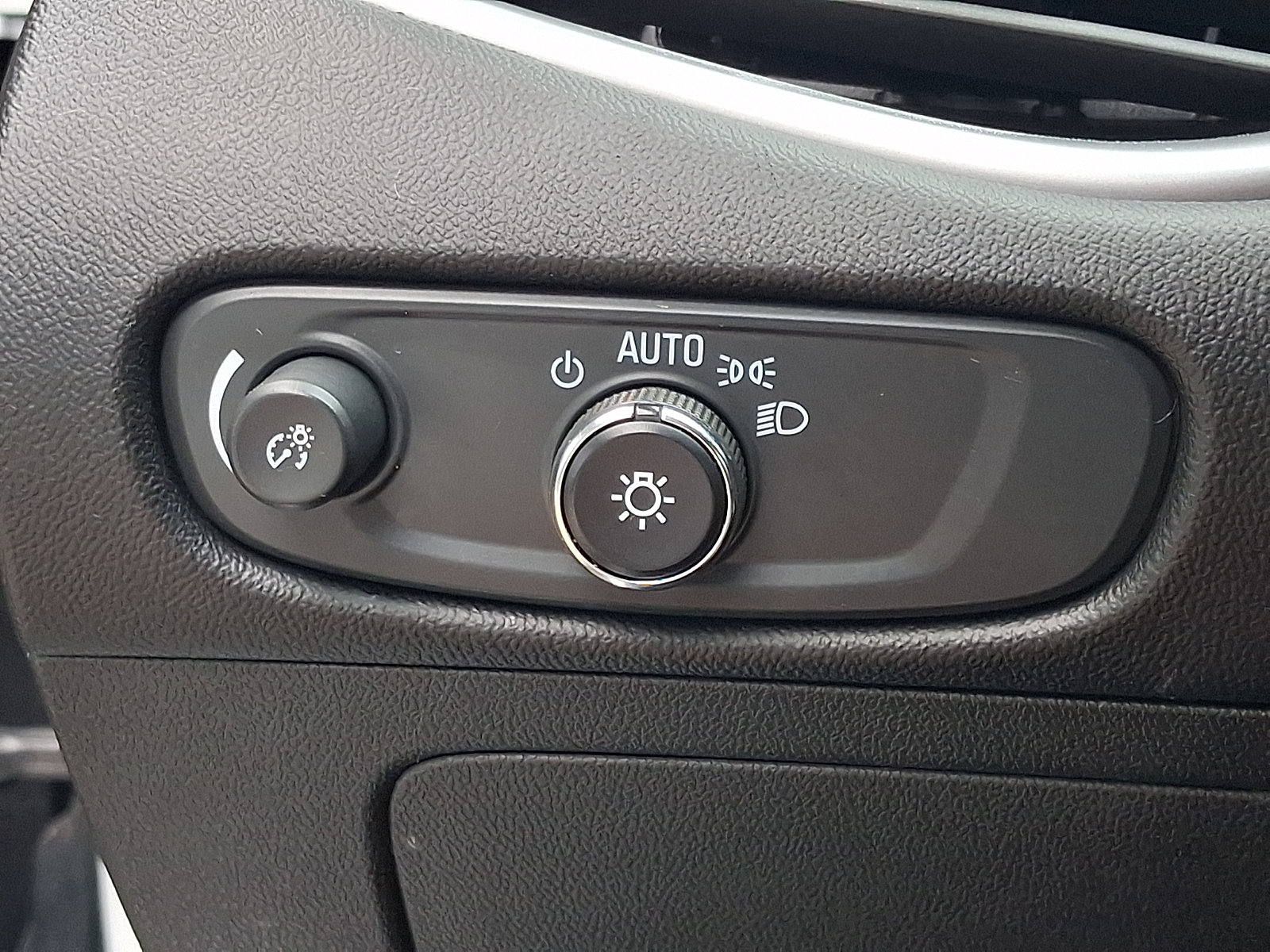 Used 2024 Chevrolet Malibu LS FWD image 25