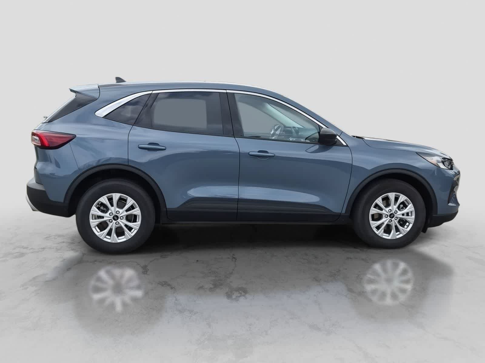 Certified 2023 Ford Escape Active AWD/4WD image 9