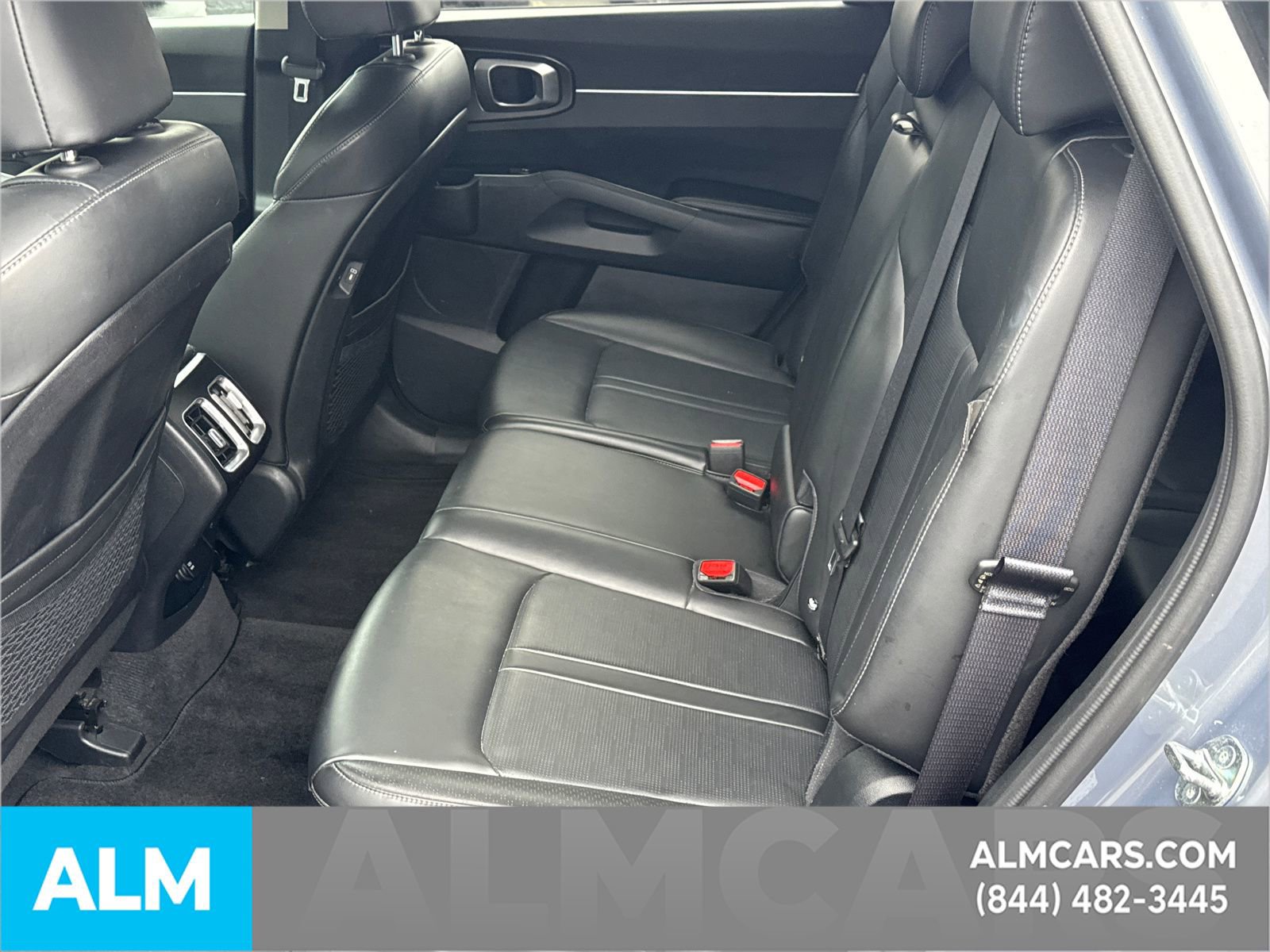 Used 2024 Kia Sorento S image 27