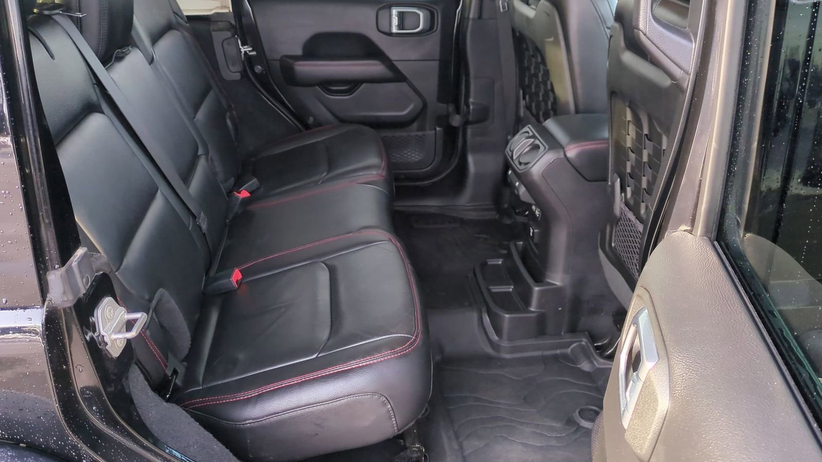 Used 2020 Jeep Wrangler Unlimited Rubicon w/ Dual Top Group image 23