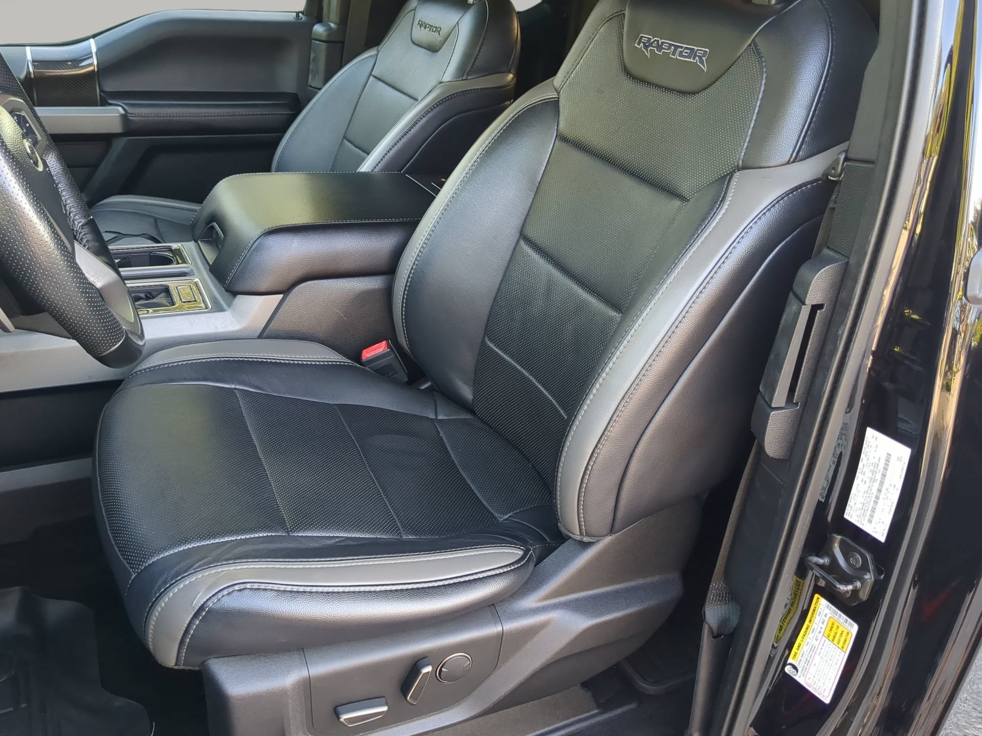 Certified 2018 Ford F150 Raptor w/ Equipment Group 802A Luxury AWD/4WD image 57