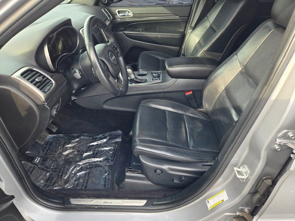 Used 2018 Jeep Grand Cherokee Limited image 21