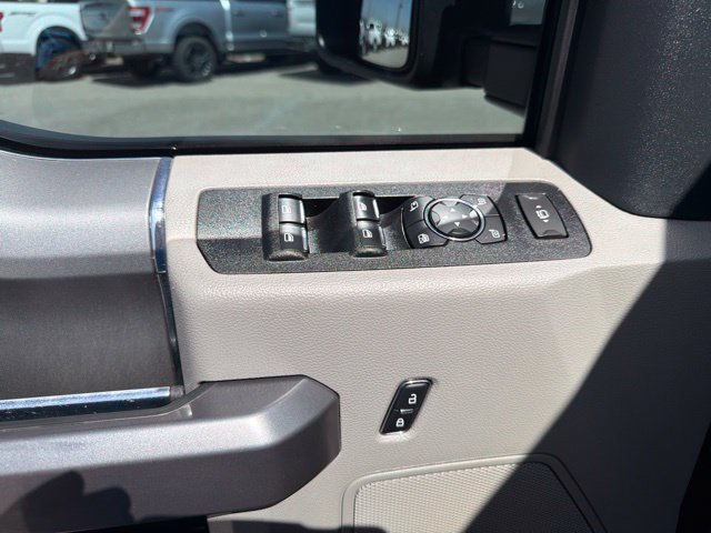 Certified 2022 Ford F250 XLT w/ Black Appearance Package AWD/4WD image 9