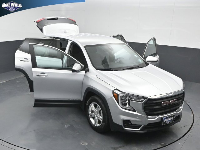 Used 2022 GMC Terrain SLE FWD image 25